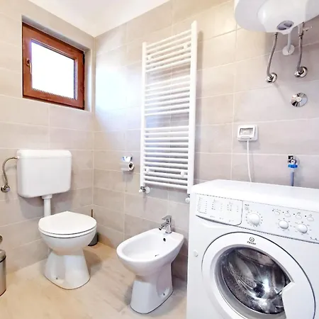 Komfortable In Ruhigem Dorf Apartamento